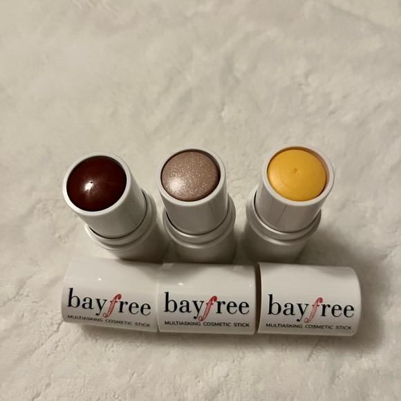 Multitasking Cosmetic Stick Trio — Blush Bordaux, Highlight, Moisturizer - Picture 2 of 3